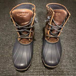 Womans Navy SPERRY Duck Rain Boots.  Size 7.5M
